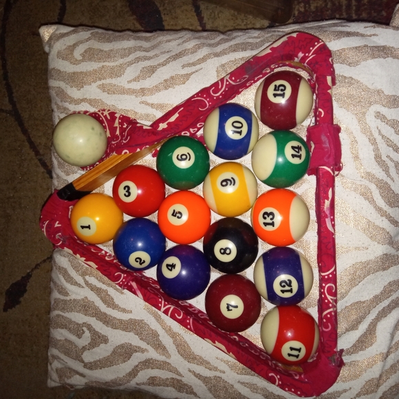 Pool balls 25$ - Picture 3 of 3